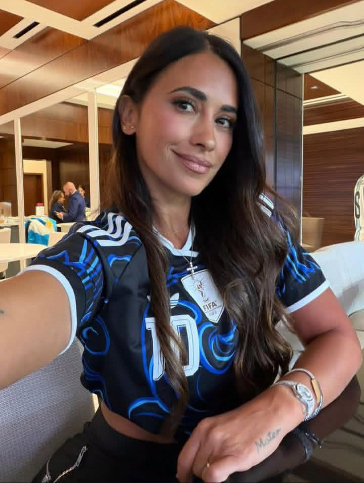 https://static-images.vnncdn.net/vps_images_publish/000001/000003/2026/6/23/messi-antonella-roccuzzo-4-801.jpeg