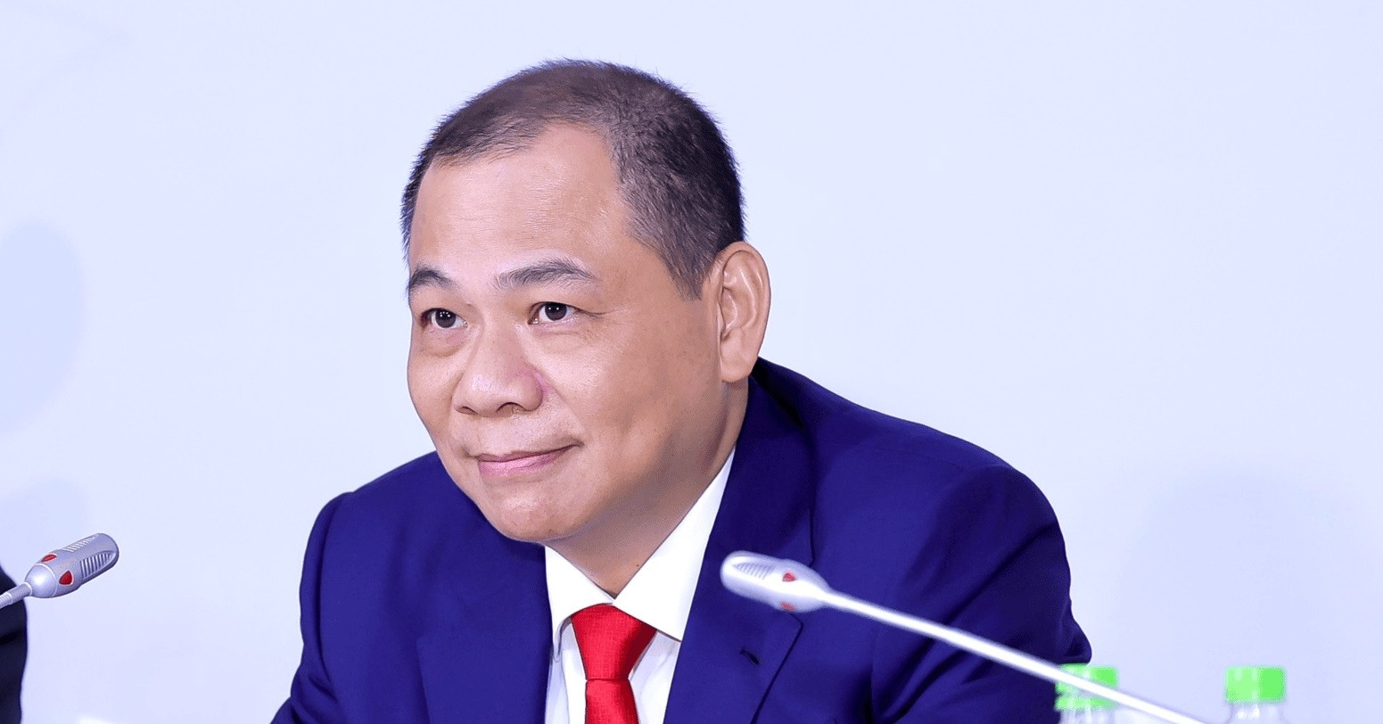 Nhà băng chi 6,8 tỷ đồng tặng nhân viên nhân dịp đón cổ đông mới Phạm Nhật Vượng