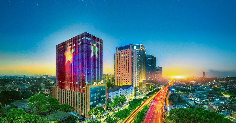 Ông Phạm Nhật Vượng xuất hiện trong danh sách cổ đông của LPBank
