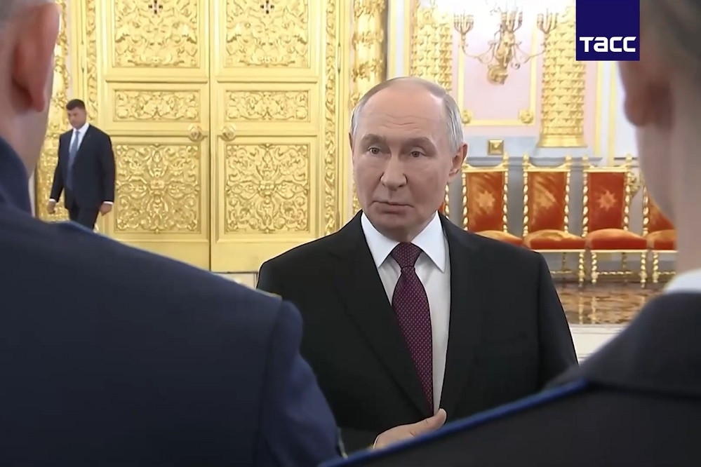 Ông Putin nói Nga ‘kiểm soát’ Kostiantynivka, Ukraine bắn phá hậu cần ở Crưm