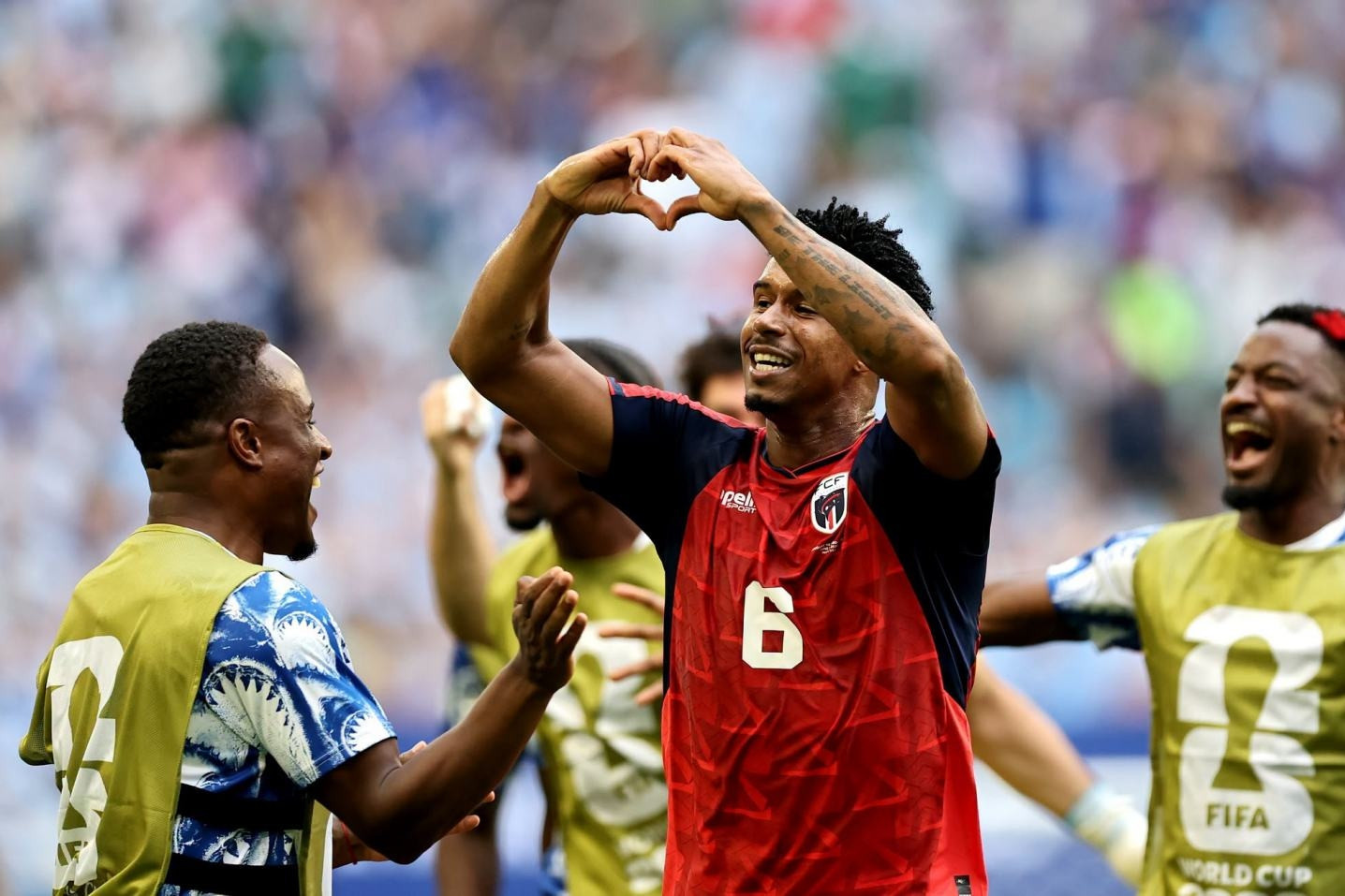Thủ môn 40 tuổi nào đang trở thành hiện tượng của World Cup 2026?