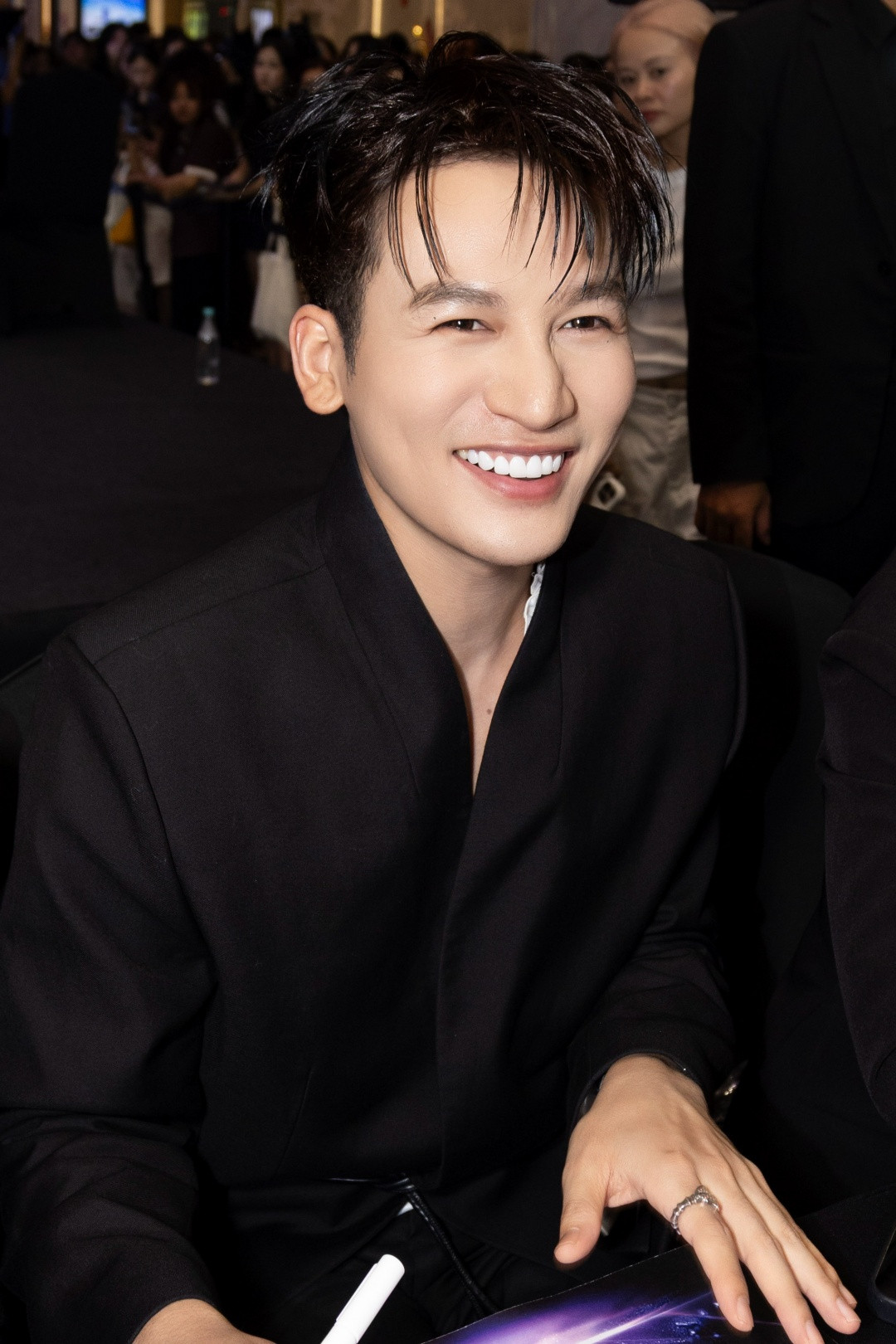 https://static-images.vnncdn.net/vps_images_publish/000001/000003/2026/6/23/tinh-ha-say-hi-007-3300.jpg