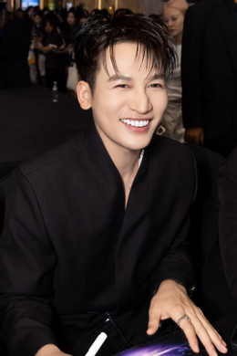 https://static-images.vnncdn.net/vps_images_publish/000001/000003/2026/6/23/tinh-ha-say-hi-007-3300.jpg