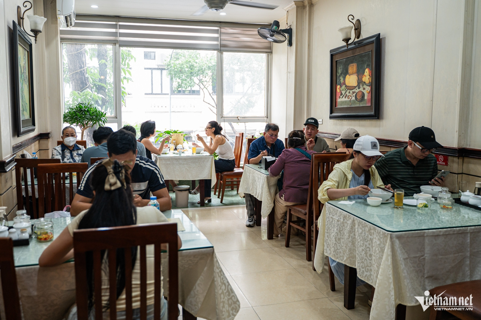 https://static-images.vnncdn.net/vps_images_publish/000001/000003/2026/6/23/w-pho-ga-huyen-huong-2564.jpg