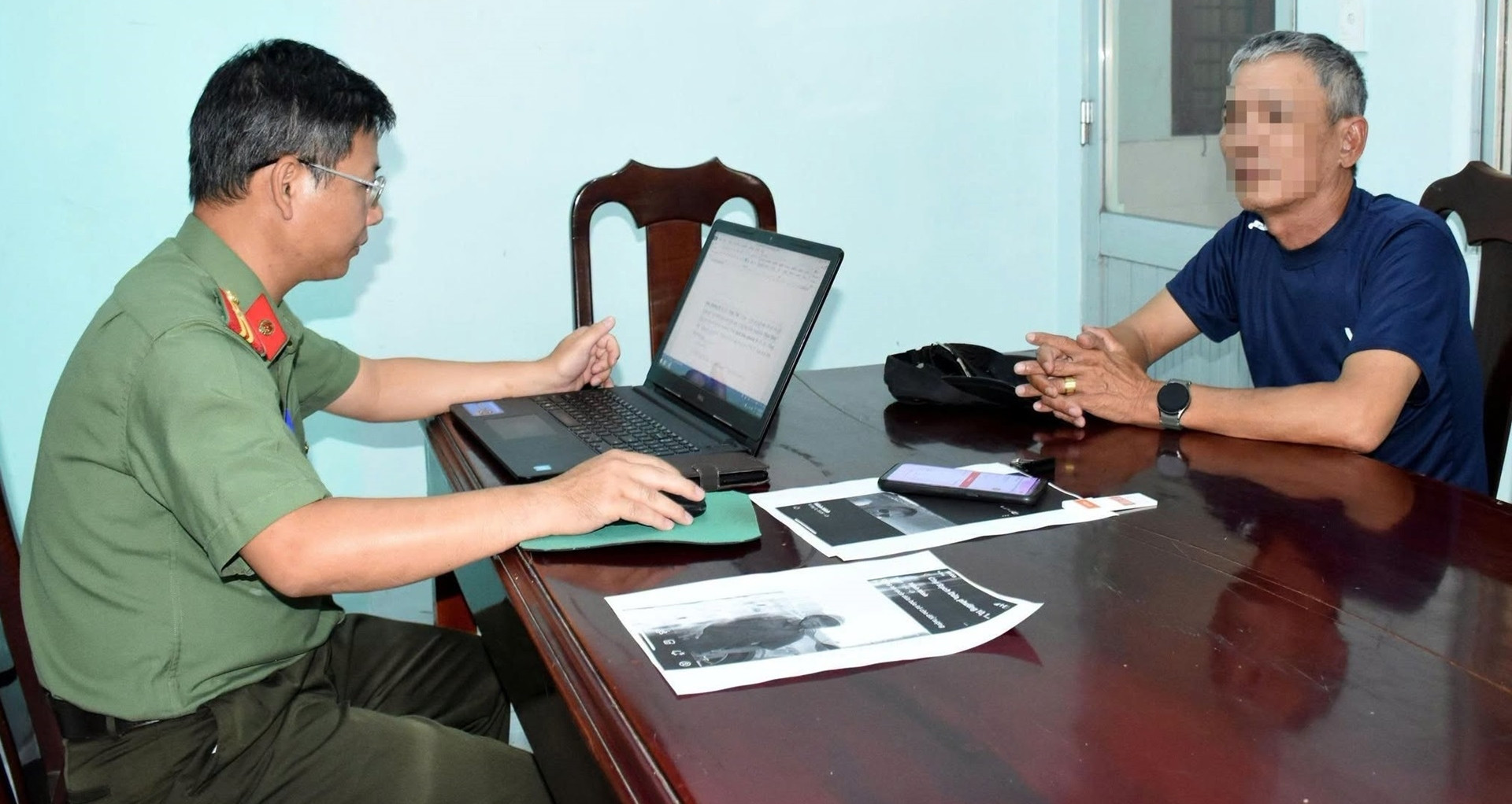 Xử phạt người đàn ông ở TPHCM đăng tin sai sự thật, quy chụp công an &amp;apos;bảo kê&amp;apos;
