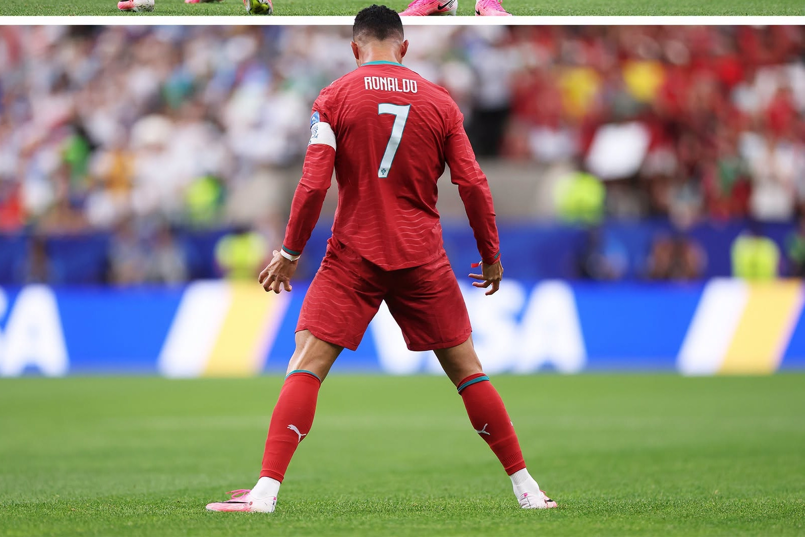 Kết quả bóng đá hôm nay 24/6: Ronaldo đi vào lịch sử