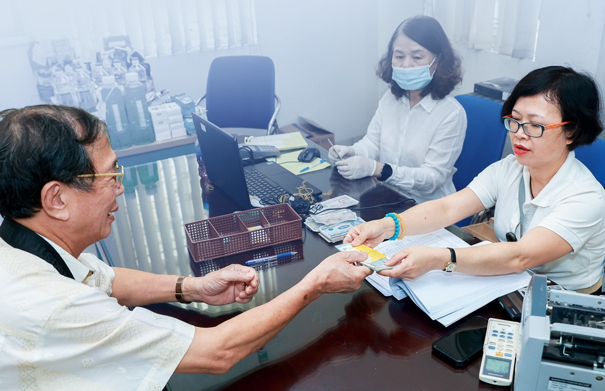BHXH Hà Nội lên tiếng vụ cụ bà 97 tuổi khó làm thủ tục nhận lương hưu