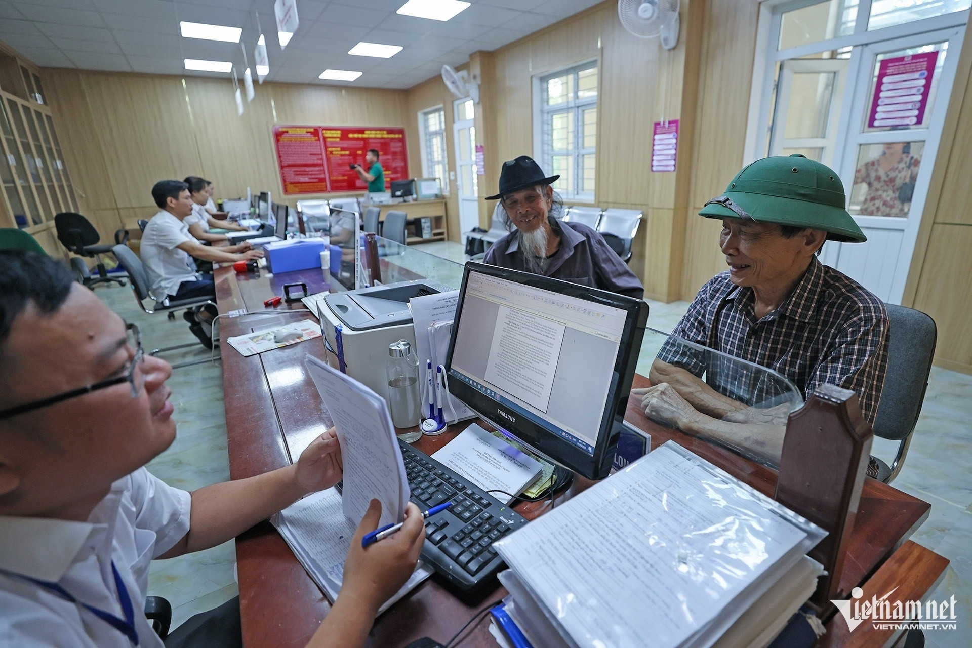 Bộ Nội vụ đề xuất bỏ quy định giấy ủy quyền lương hưu chỉ hiệu lực tối đa 12 tháng