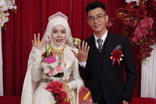 Chú rể Cần Thơ cưới vợ người Chăm, làm 3 đám cưới trong 7 ngày