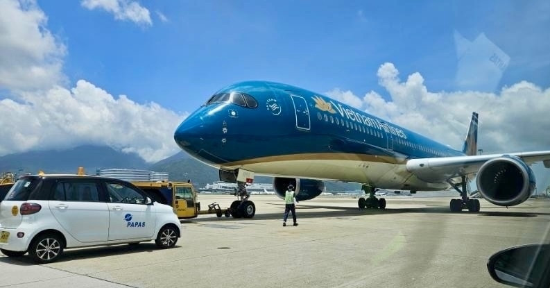 Máy bay Vietnam Airlines hạ cánh khẩn cấp xuống Hồng Kông để cấp cứu khách