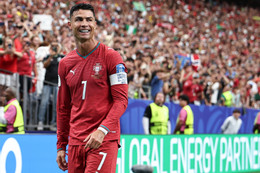 Ronaldo Bo Dao Nha Uzbekistan 4.jpg