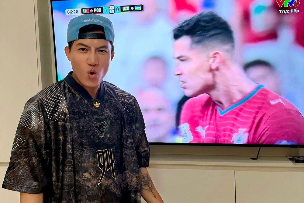 Tiến Luật thức đêm cầu nguyện, Tú Voi tự hào vì Ronaldo lập kỷ lục 6 kỳ World Cup