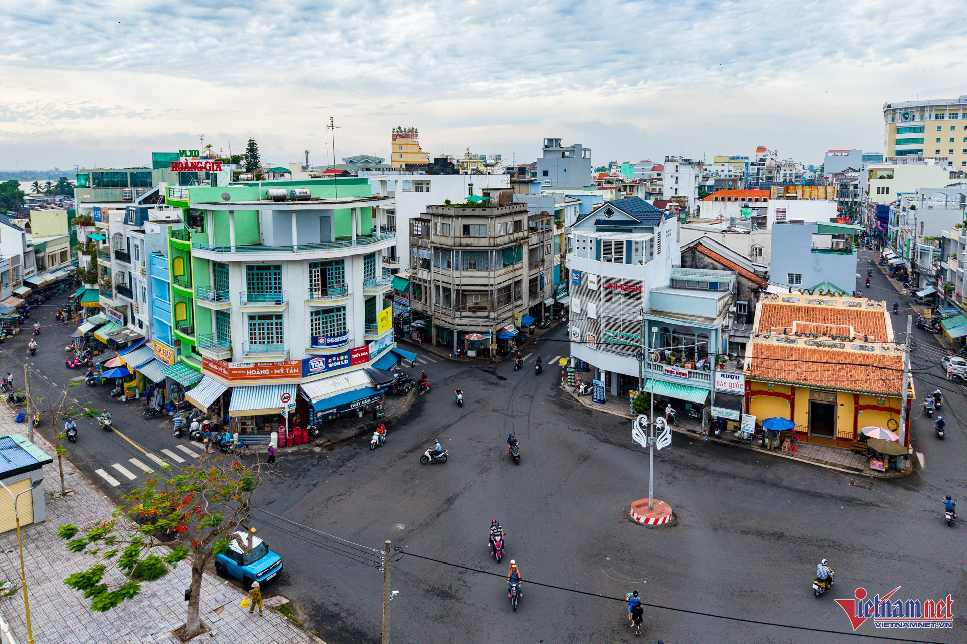 W-Long Xuyên An Giang   Nguyễn Huế 2.jpg