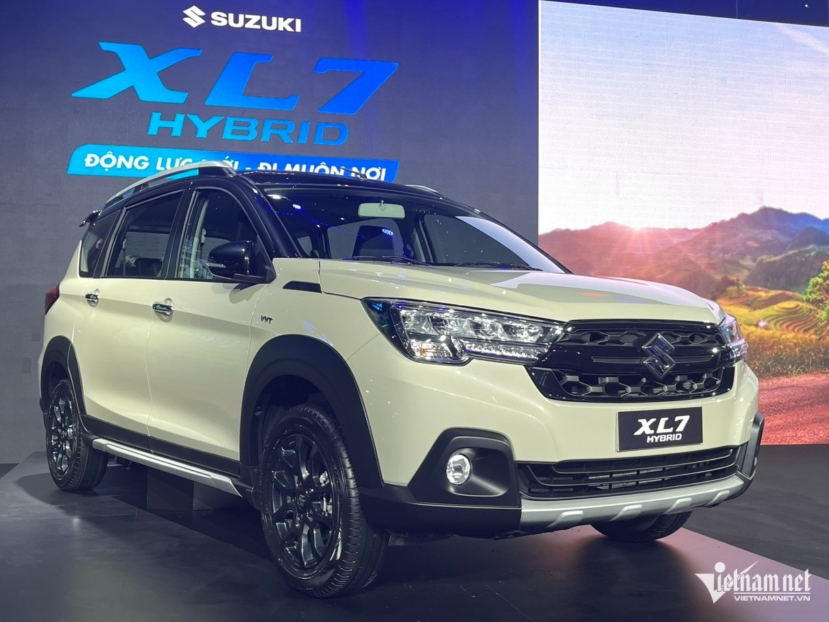 W-Suzuki XL7 Hybrid.jpg