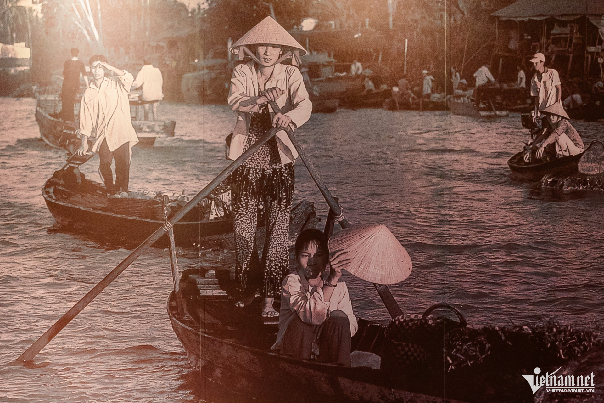 W-triển lãm sông nước   nguyễn huế 15.jpg