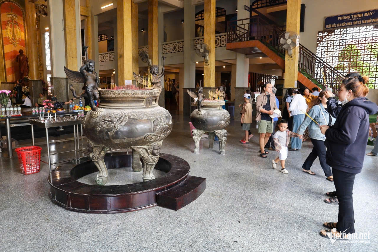 https://static-images.vnncdn.net/vps_images_publish/000001/000003/2026/6/24/w-truong-buu-diep-3-2763.jpg