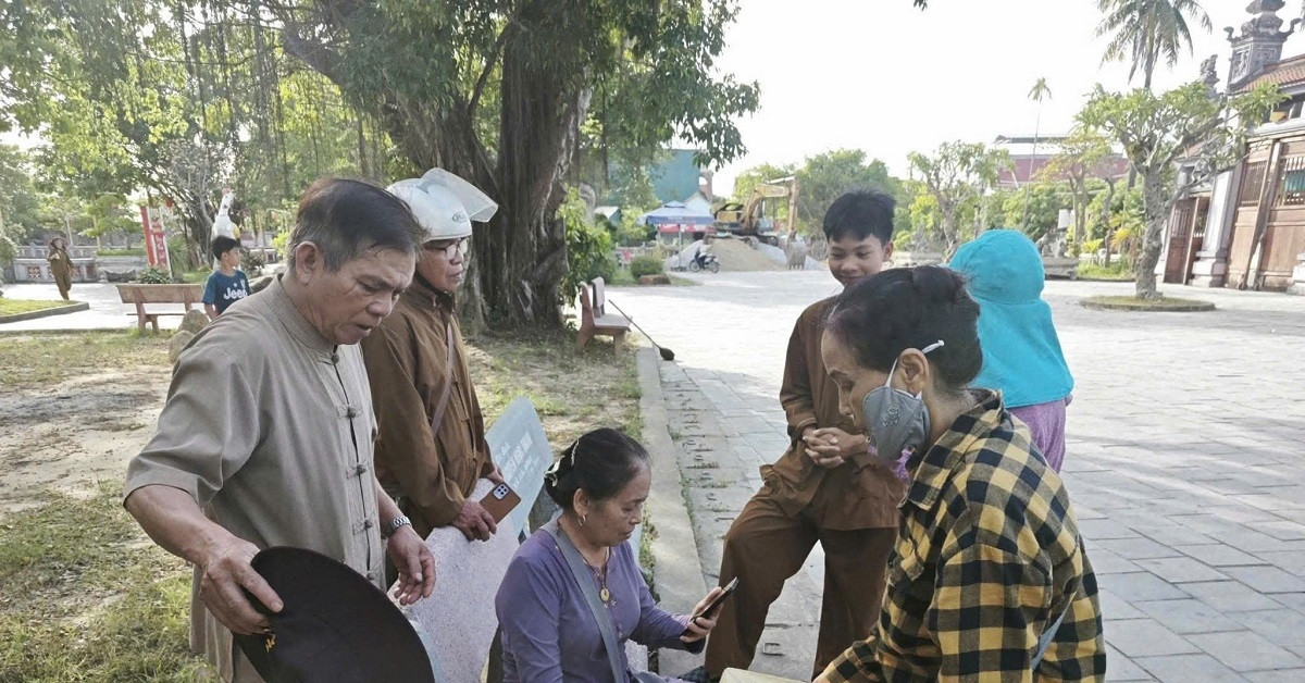 Bé trai 3 ngày tuổi bị bỏ rơi, mẹ để lại thư &amp;apos;em là sinh viên&amp;apos;