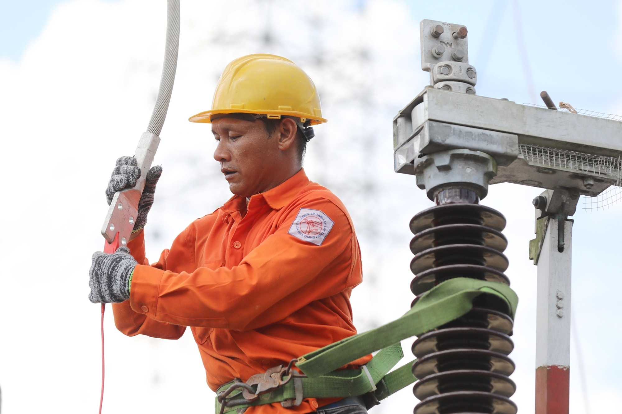 Bộ Công Thương tính toán áp dụng giá điện theo khung giờ với khách hàng sinh hoạt