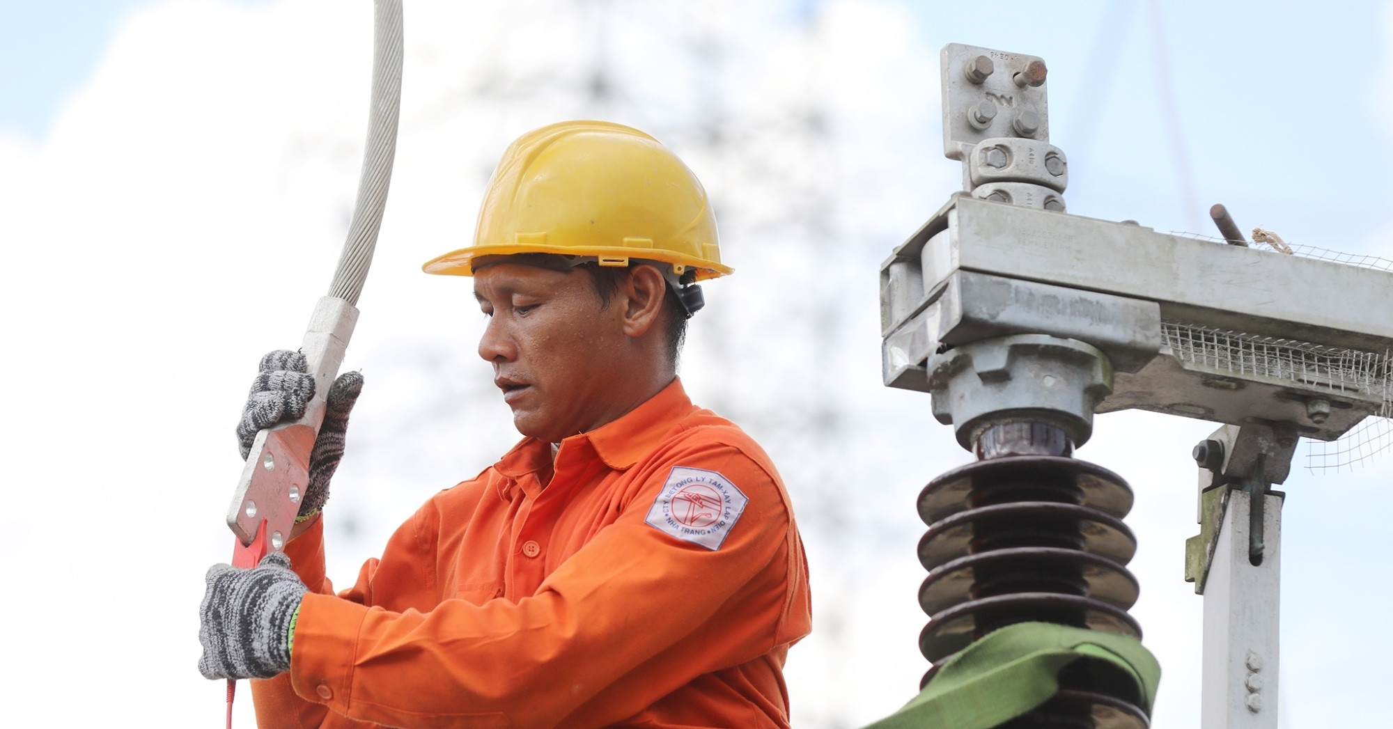 Bộ Công Thương tính toán áp dụng giá điện theo khung giờ với khách hàng sinh hoạt