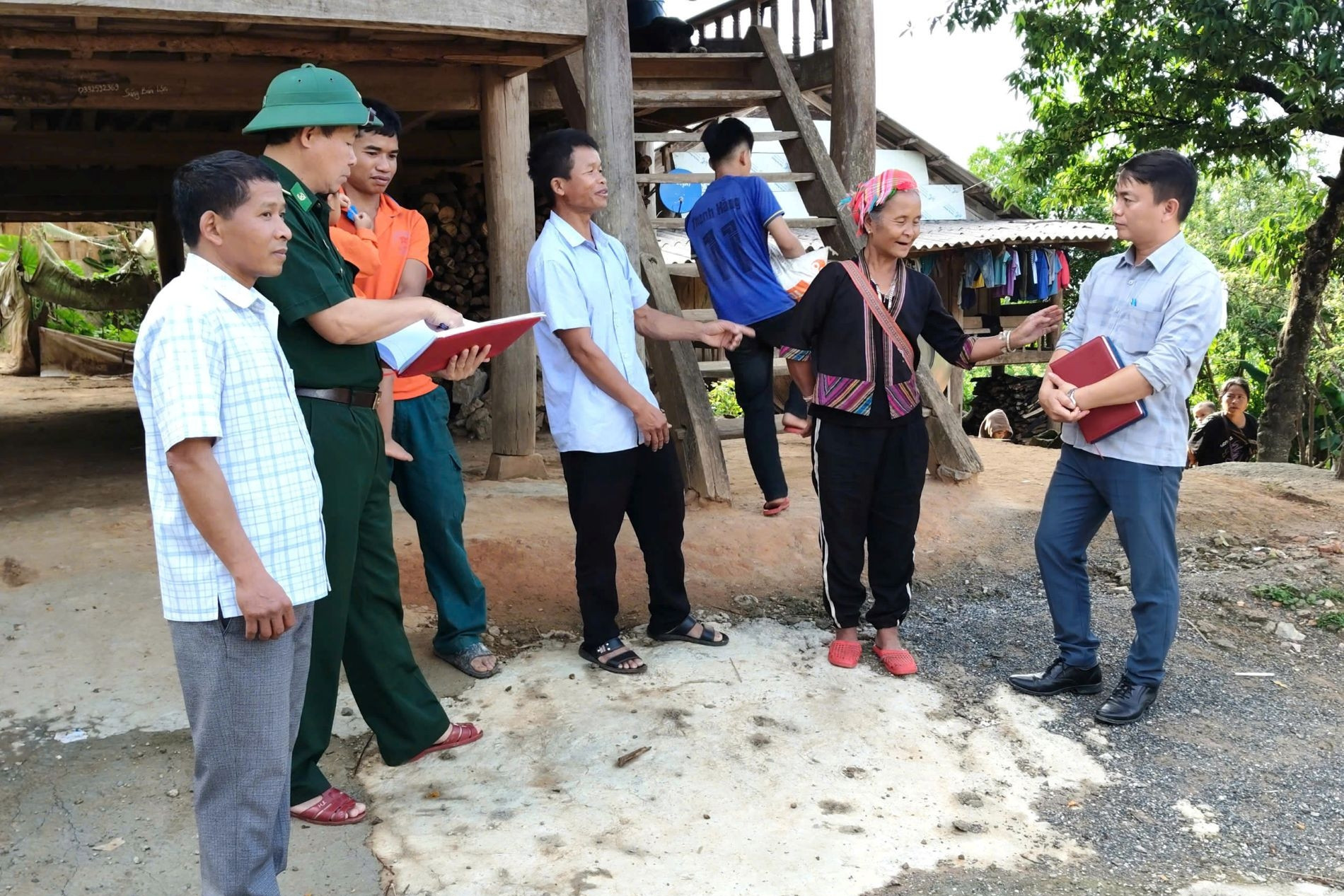 Lá đơn tình nguyện và hành trình “ngược ngàn” của người cán bộ trẻ