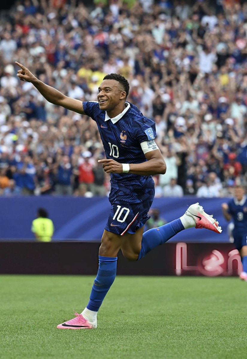 mbappe km.jpg