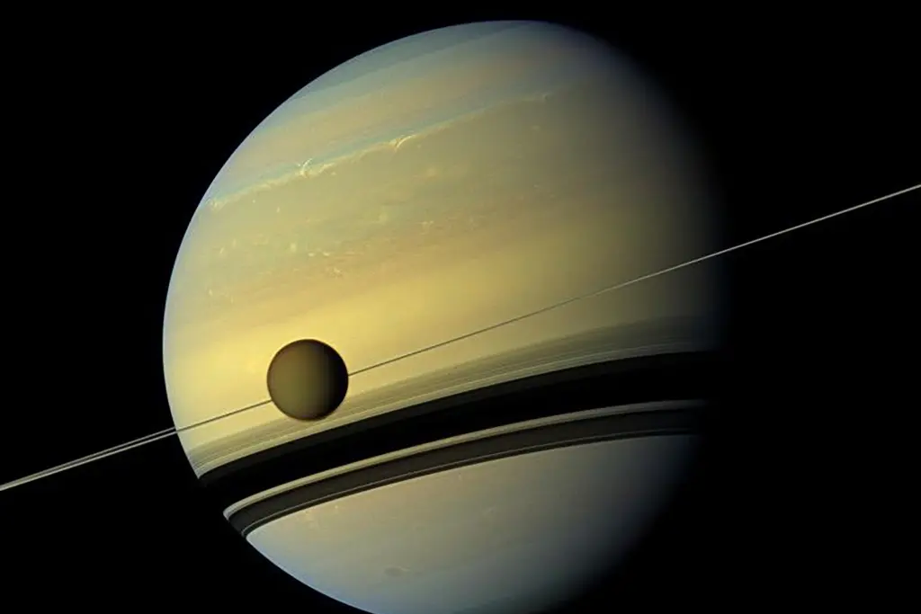 NASA hé lộ nơi lý tưởng xây căn cứ tiếp nhiên liệu liên hành tinh