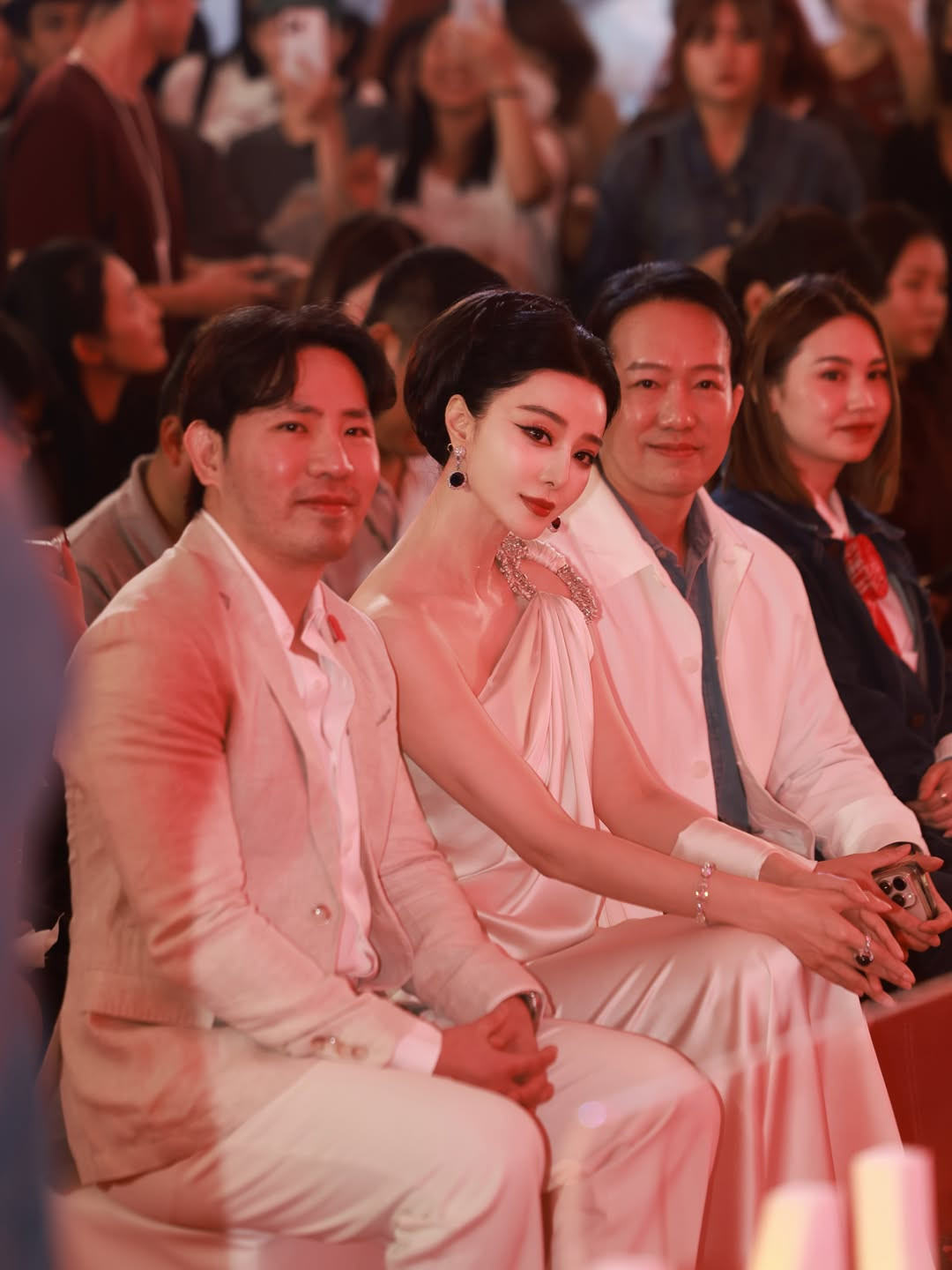 https://static-images.vnncdn.net/vps_images_publish/000001/000003/2026/6/25/photo-by-fan-bingbing-on-june-24-2026-may-be-an-image-of-one-or-more-people-hair-top-and-text-2-3483.jpeg