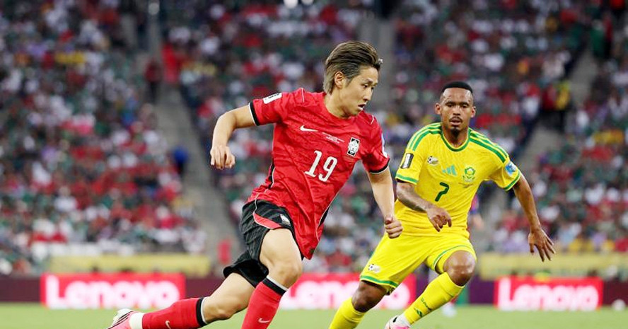 Trực tiếp Nam Phi 0-0 Hàn Quốc: Đôi công siêu hấp dẫn (H2)