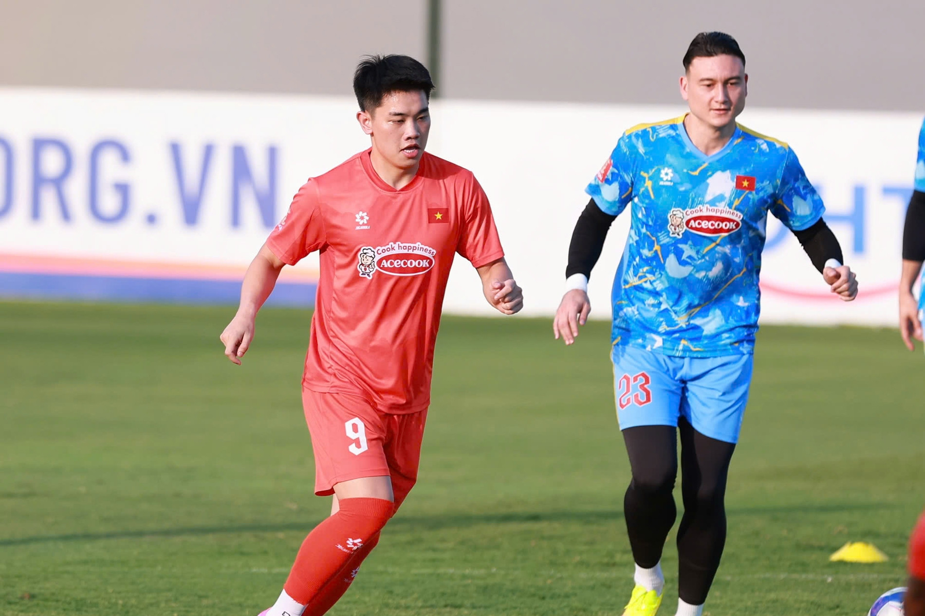 Từ thất bại của Hàn Quốc, ông Kim Sang Sik giữ lửa tuyển Việt Nam thế nào?