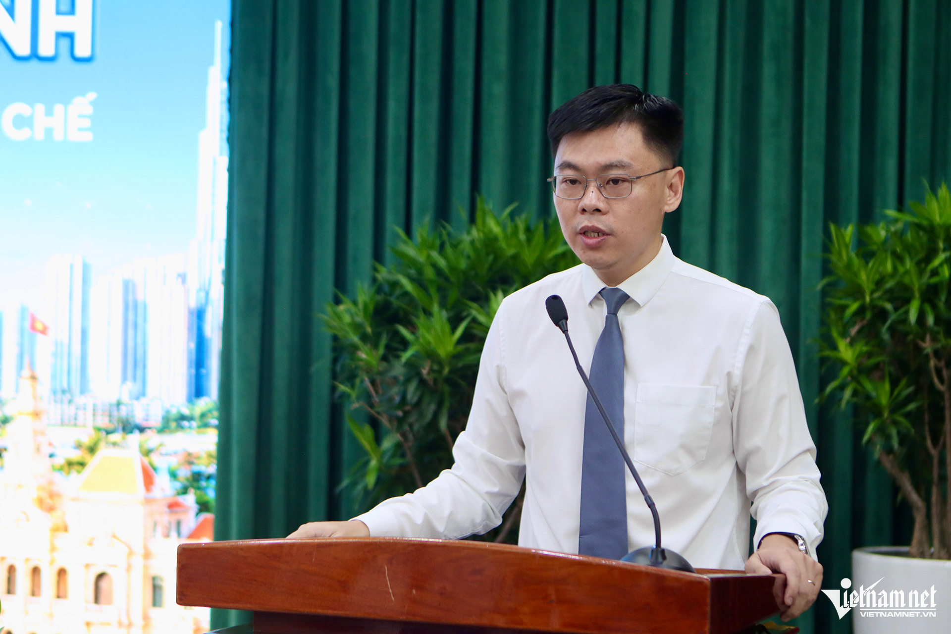 W-hội thảo 001.png