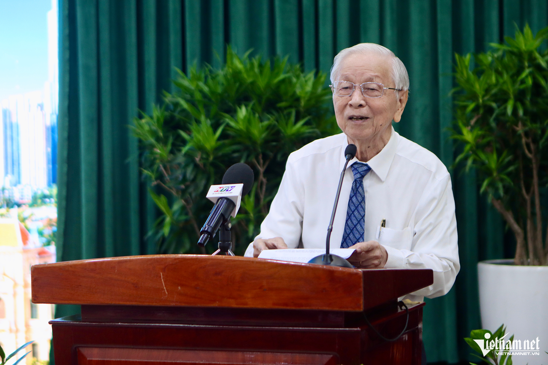 W-hội thảo 004.png