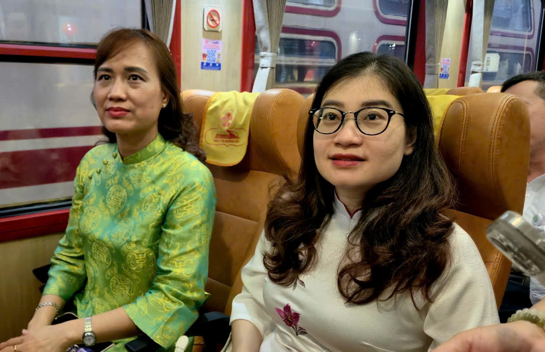 Bác sĩ Bệnh viện Bạch Mai đi tàu về cơ sở Ninh Bình: 'Trải nghiệm rất đặc biệt'