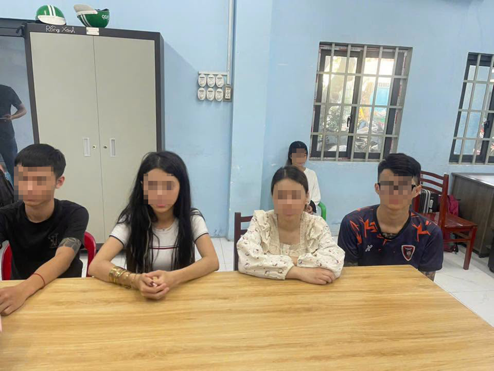 dap pha xe ban tai 1.png