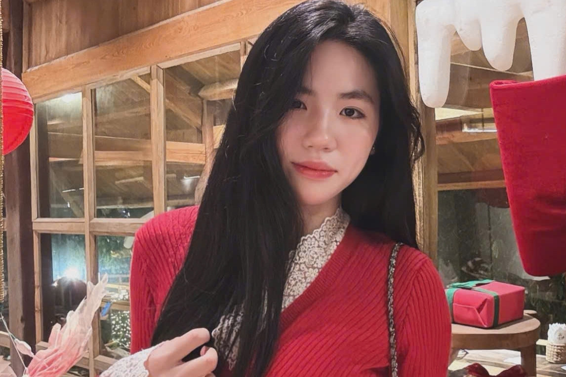 'Hotgirl' 17 tuổi Châm Anh gây sốt ở giải bóng chuyền Đông Nam Á