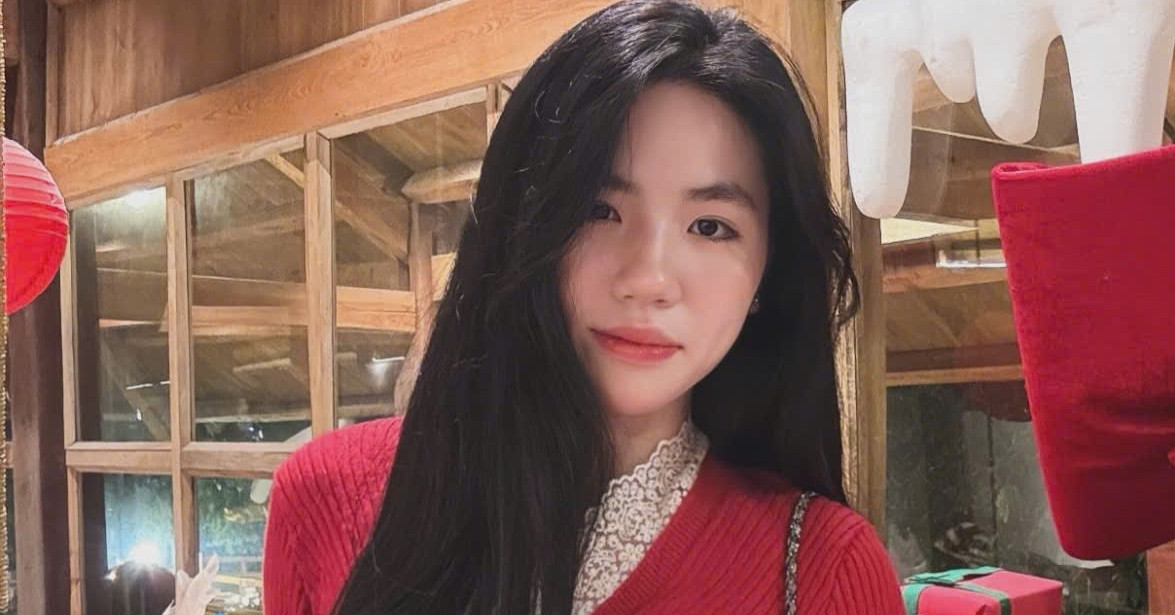 &amp;apos;Hotgirl&amp;apos; 17 tuổi Châm Anh gây sốt ở giải bóng chuyền Đông Nam Á