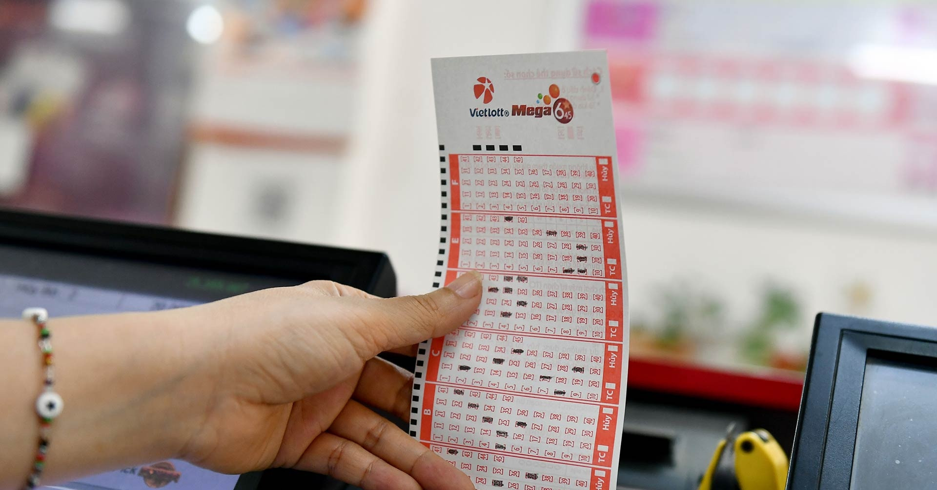 Lộ diện tấm vé trúng độc đắc Vietlott hơn 23 tỷ...