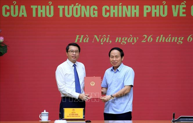nhân sự