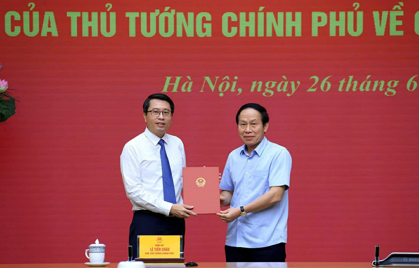 nhân sự