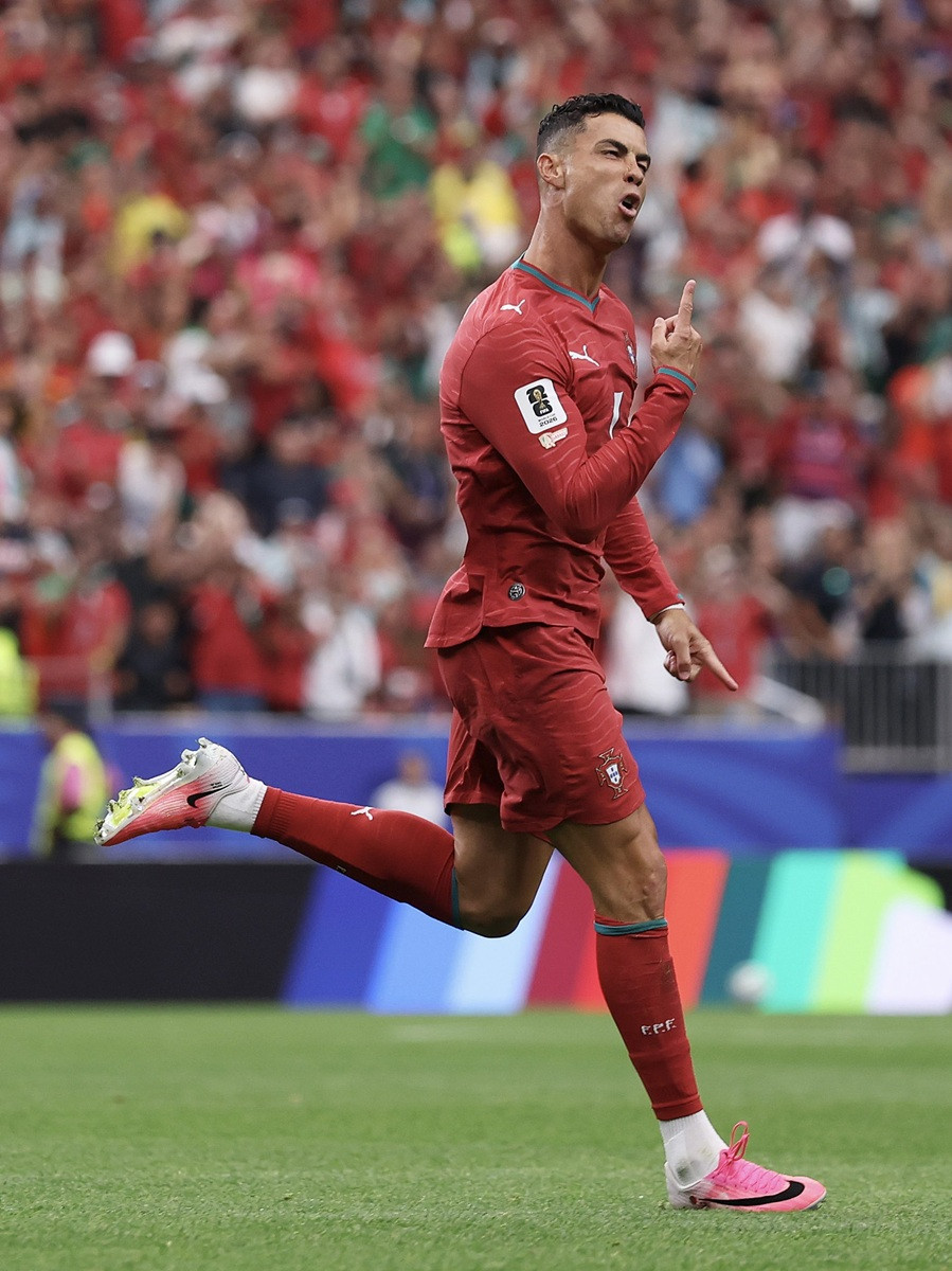 Ronaldo FR.jpg