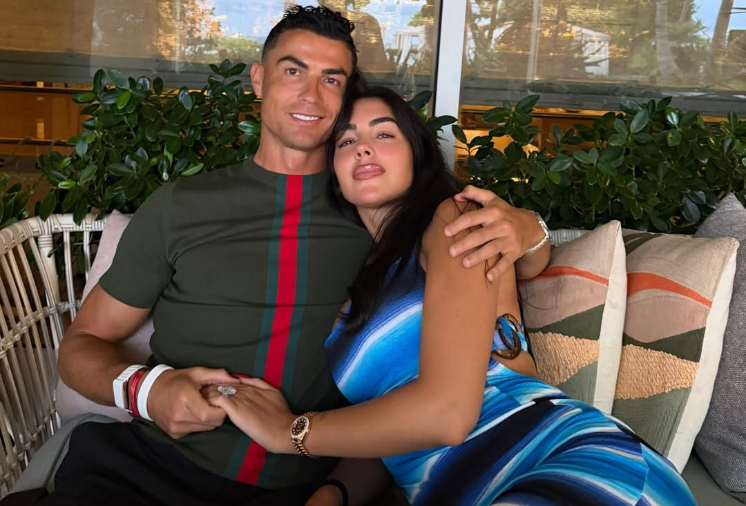 Ronaldo hội ngộ vợ người mẫu sau khi phá kỷ lục tại World Cup