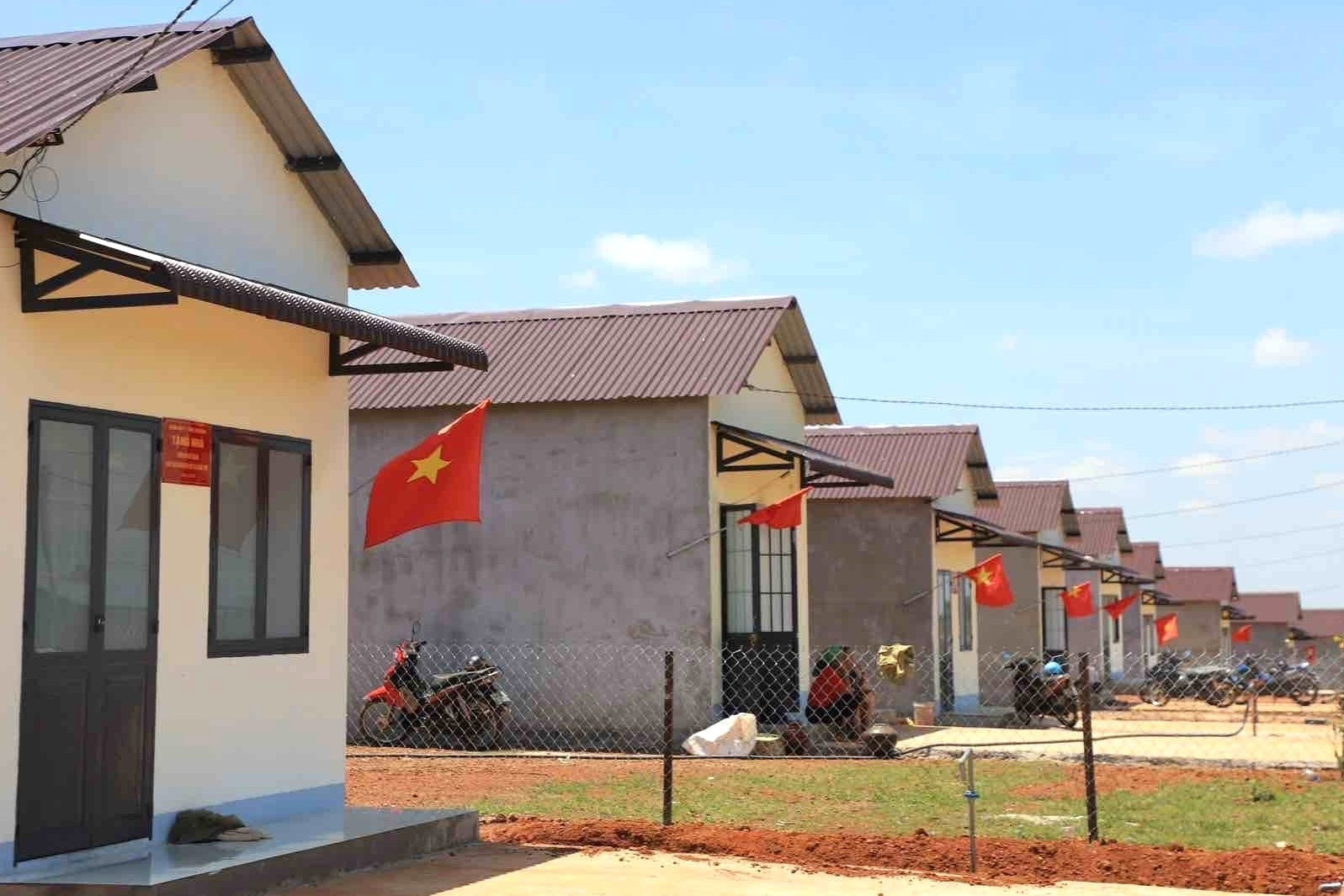 Từ nhà tạm đến khu dân cư khang trang: 60 hộ đồng bào M’nông đổi đời nơi biên giới