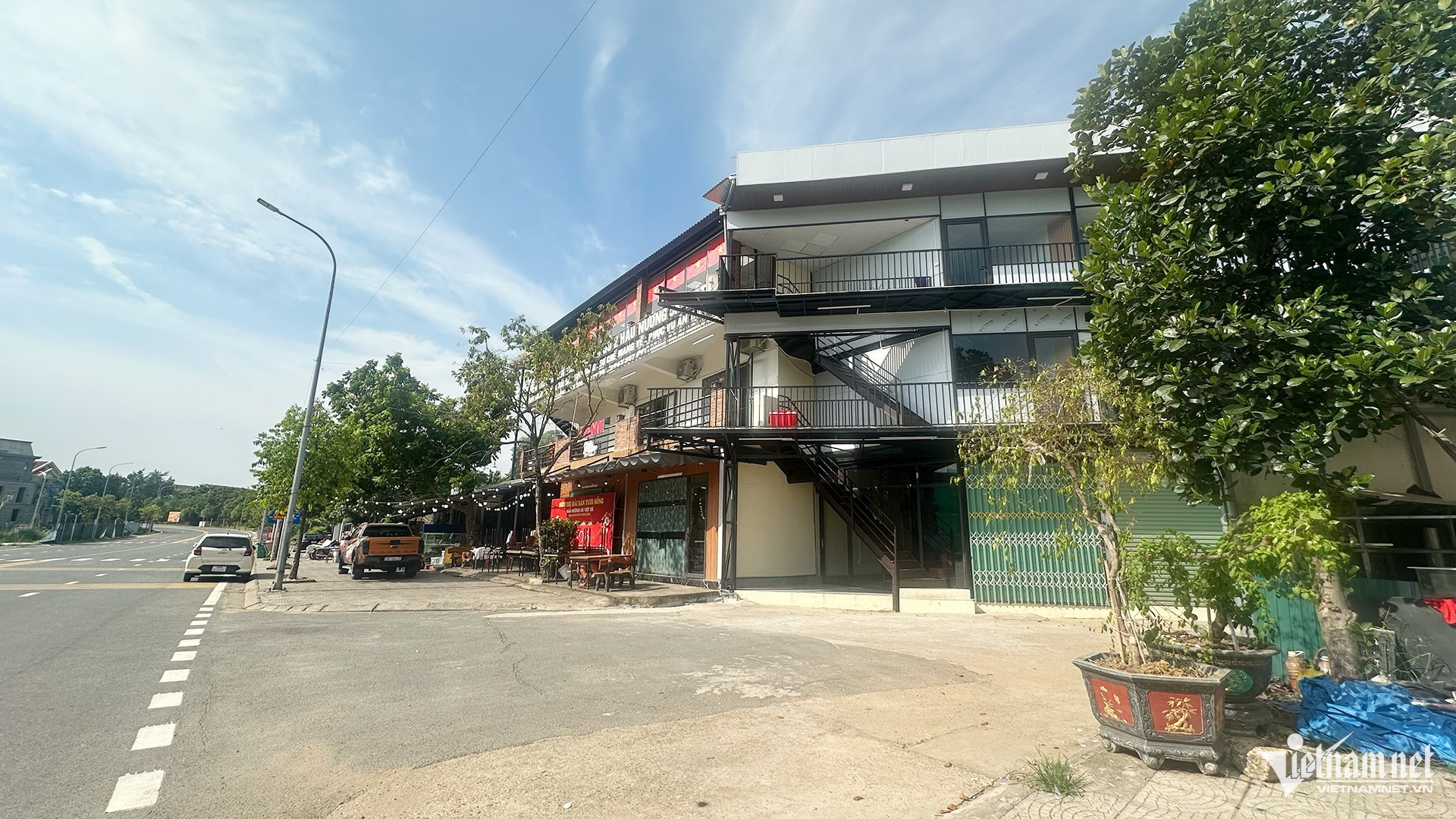 W-cua hoang d.jpg