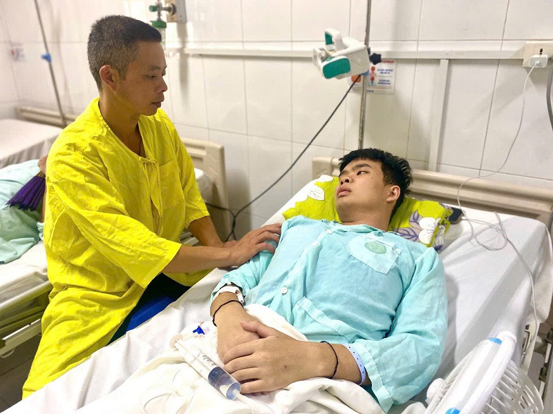 Con trai 20 tuổi cần hơn 1 tỷ đồng ghép tim, cha nghẹn ngào mong được giúp đỡ