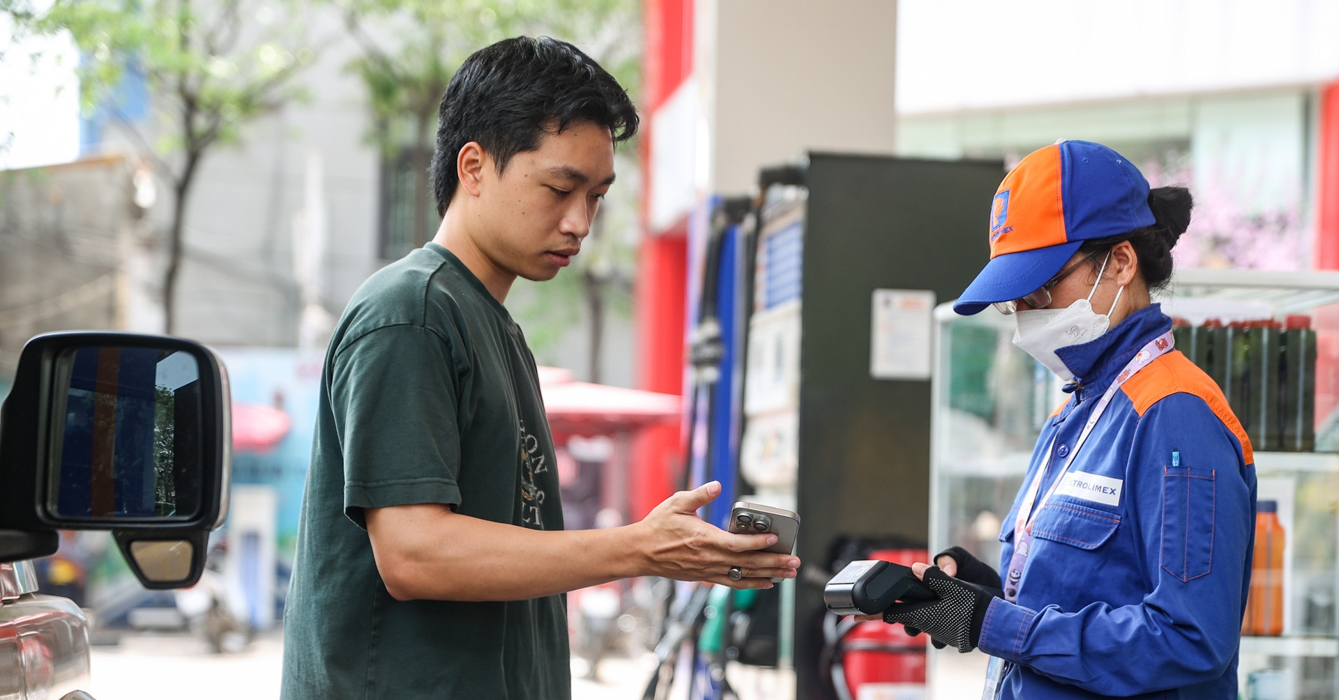 Giá xăng dầu hôm nay 27/6: Dầu thế giới lao dốc, trong nước duy trì mức thấp