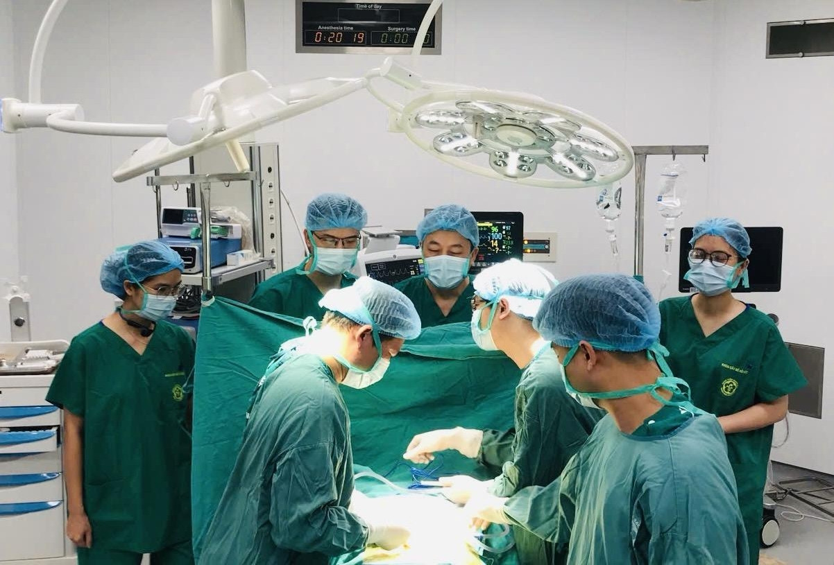 Ca mổ đầu tiên tại Bệnh viện Bạch Mai cơ sở Ninh Bình được thực hiện trong đêm