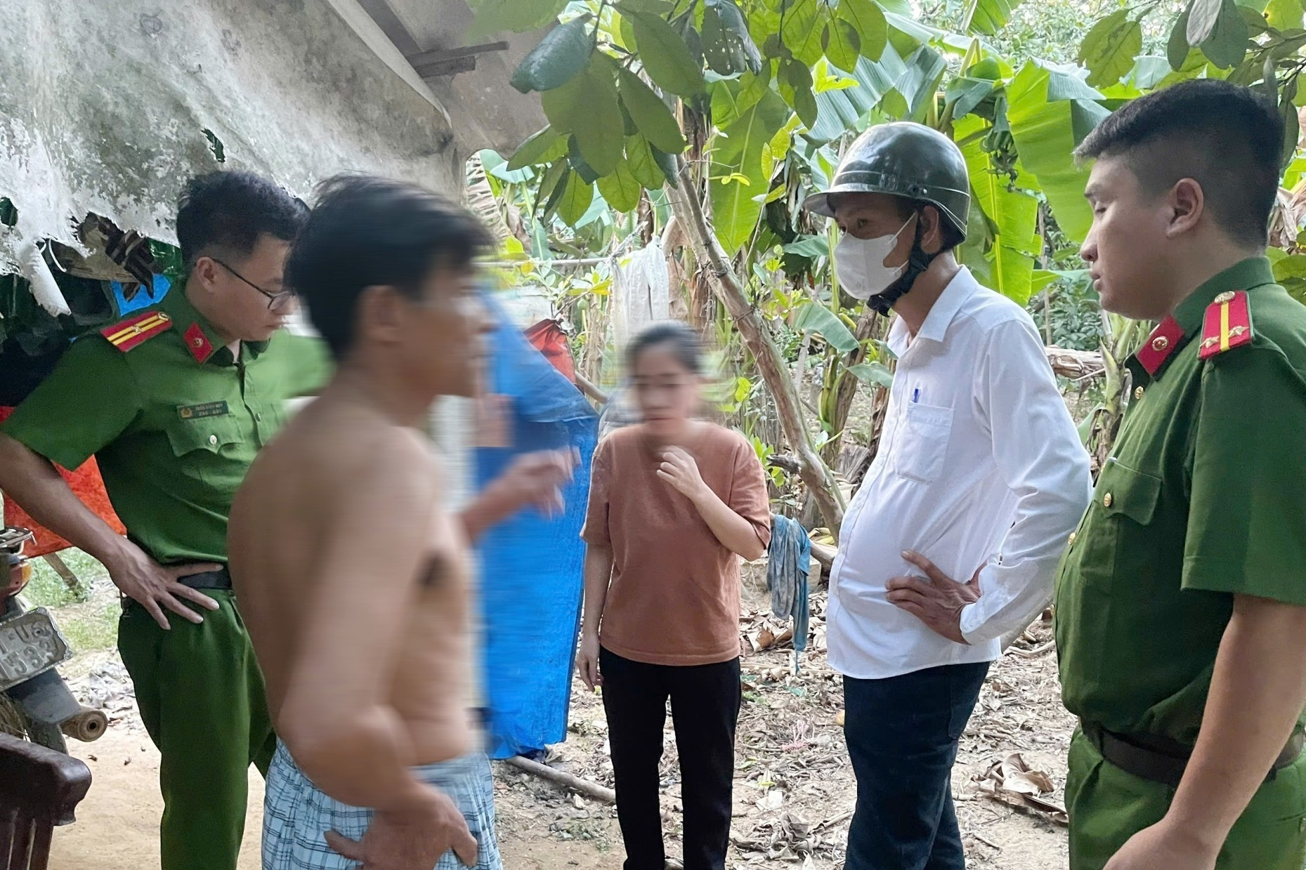 Đã tìm thấy hai mẹ con ở Thái Nguyên rời nhà cùng người đàn ông áo trắng tại Huế