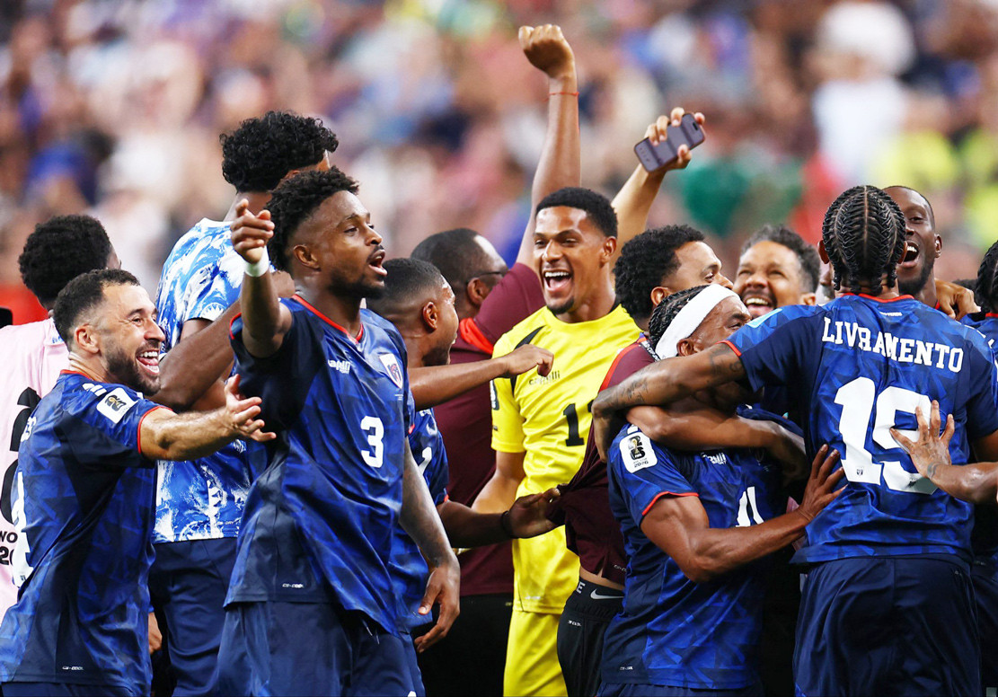 HLySDB3X0AAvL1w.jpg