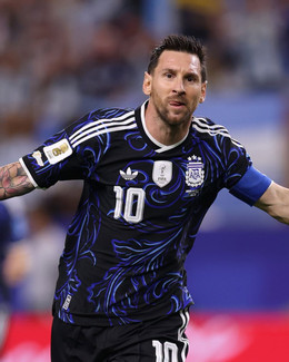 https://static-images.vnncdn.net/vps_images_publish/000001/000003/2026/6/28/messi-3-999.jpeg