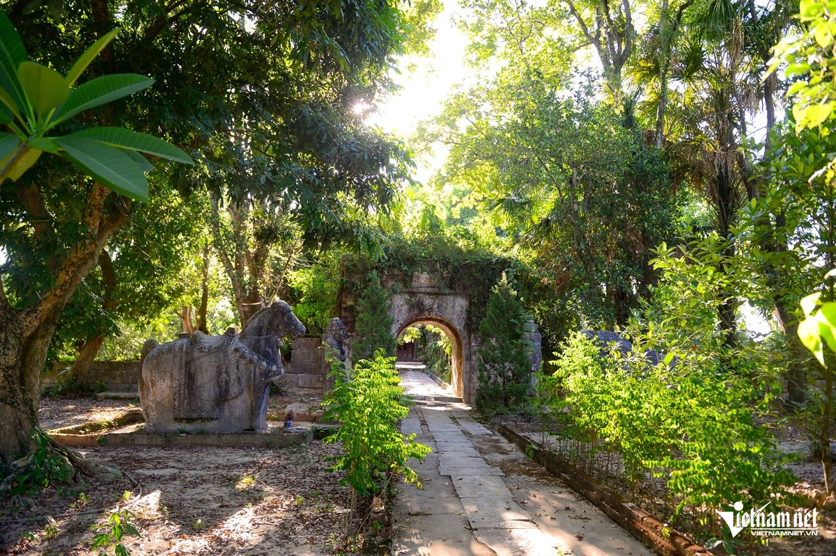 W-a2Ngôi đền cổ ở Thanh Hóa.jpg