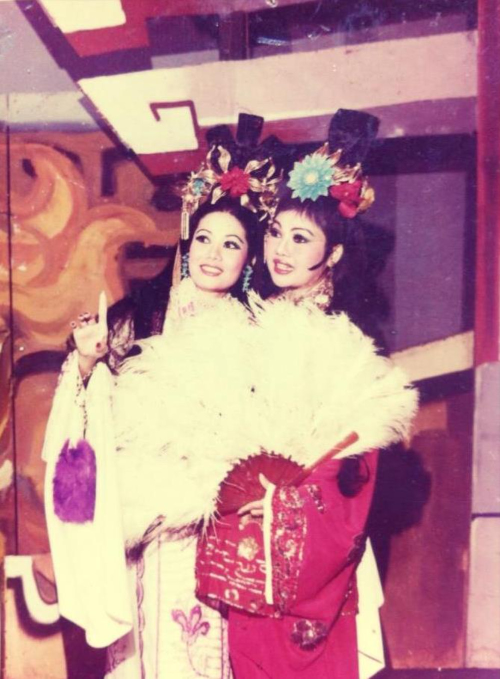 11 Ảnh chụp cùng Phượng Liên trong thời gian ở đoàn Sài Gòn 1..jpg